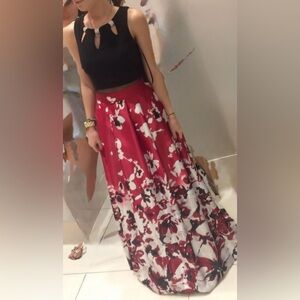 Chic Floral A-Line dress in Red and White